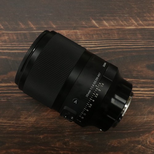 Objectif sigma 4 dg - sigma, f1,4